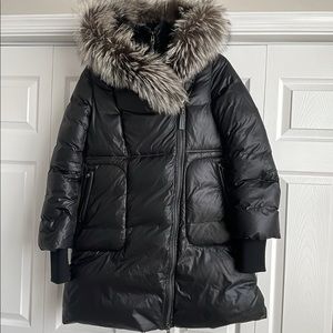 MACKAGE…ADALI Black Down Coat w/Silver Fox Signature Fur Collar!!!!